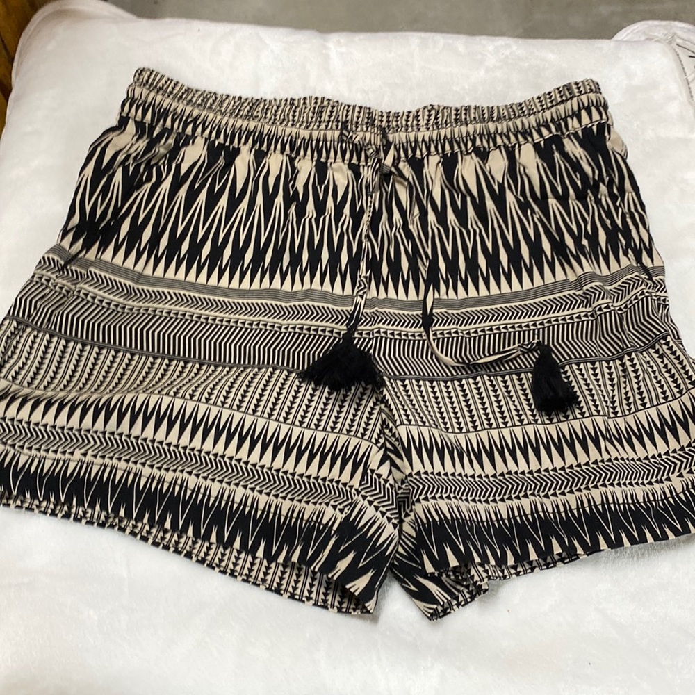 New shorts xs